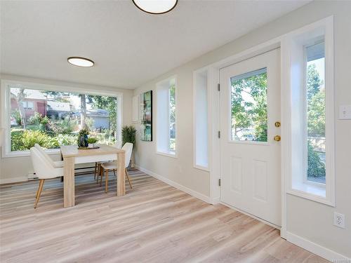 2207 Victor St, Victoria, BC - Indoor Photo Showing Dining Room