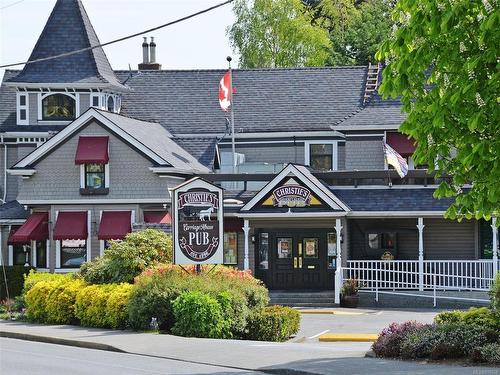 2207 Victor St, Victoria, BC - Outdoor With Deck Patio Veranda With Facade