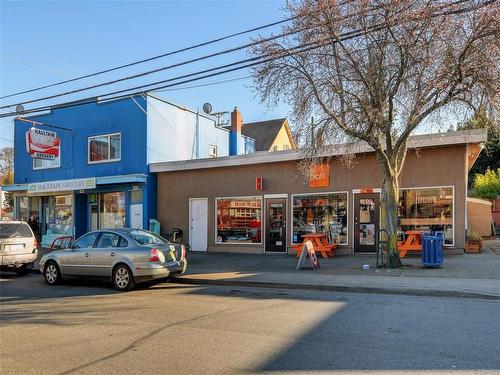 2207 Victor St, Victoria, BC - Outdoor