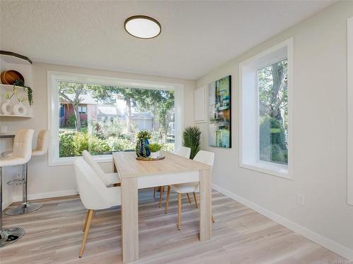 2207 Victor St, Victoria, BC - Indoor Photo Showing Dining Room