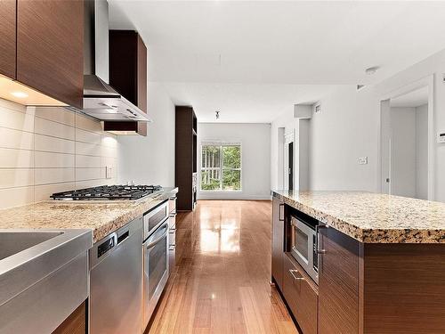 705-1400 Lynburne Pl, Langford, BC - Indoor Photo Showing Kitchen With Upgraded Kitchen