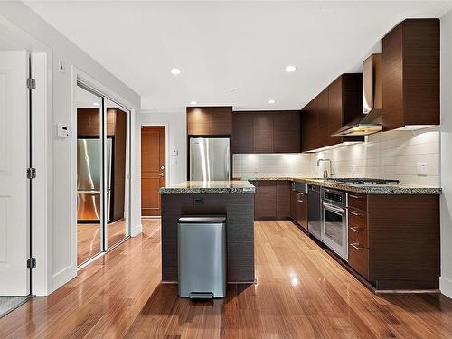 705-1400 Lynburne Pl, Langford, BC - Indoor Photo Showing Kitchen