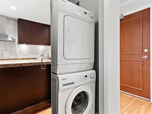 705-1400 Lynburne Pl, Langford, BC - Indoor Photo Showing Laundry Room