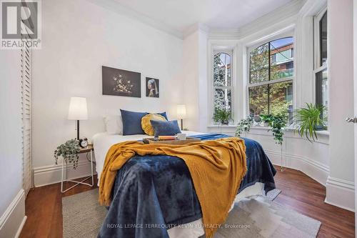 102 Bleecker Street, Toronto, ON - Indoor Photo Showing Bedroom