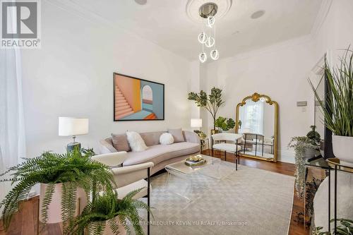 102 Bleecker Street, Toronto (Cabbagetown-South St. James Town), ON - Indoor Photo Showing Living Room