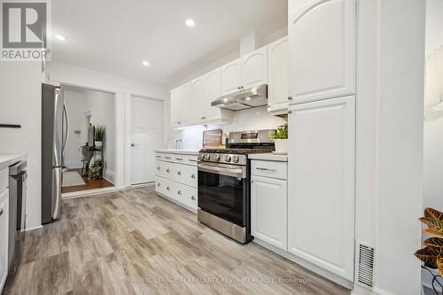 102 Bleecker Street, Toronto (Cabbagetown-South St. James Town), ON - Indoor Photo Showing Kitchen