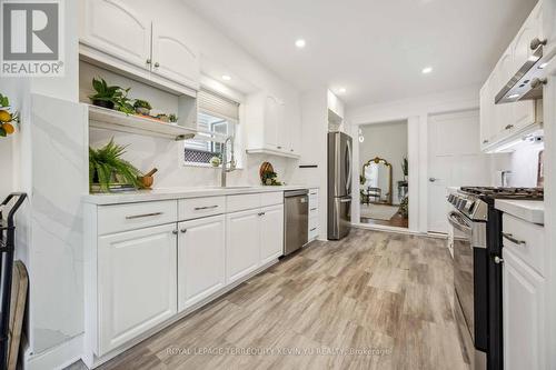 102 Bleecker Street, Toronto (Cabbagetown-South St. James Town), ON - Indoor Photo Showing Kitchen With Upgraded Kitchen