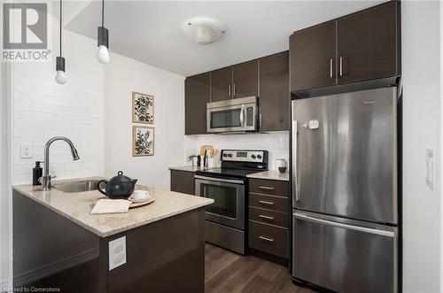 120 Twenty Fourth Street Unit# 22, Toronto, ON - Indoor Photo Showing Kitchen With Upgraded Kitchen