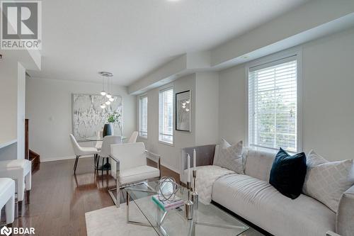 2614 Dashwood Drive Unit# 12, Oakville, ON - Indoor Photo Showing Living Room