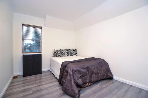 542 Home Street, Winnipeg, MB - Indoor Photo Showing Bedroom