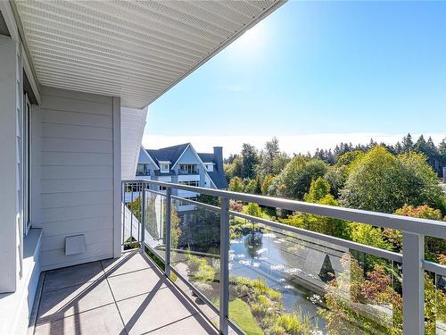 405-650 Berwick Rd, Qualicum Beach, BC - Outdoor With Balcony With Exterior