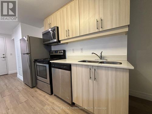 302 - 158 King Street W, Waterloo, ON - Indoor Photo Showing Kitchen