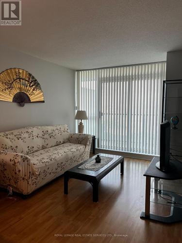 502 - 4889 Kimbermount Avenue, Mississauga, ON - Indoor Photo Showing Living Room