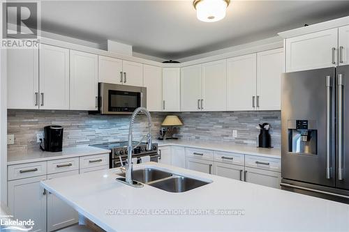 309 - 1 Chamberlain Crescent, Collingwood, ON - Indoor Photo Showing Kitchen With Double Sink With Upgraded Kitchen