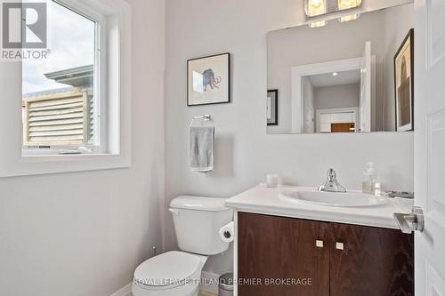 6 - 727 Apricot Drive, London, ON - Indoor Photo Showing Bathroom