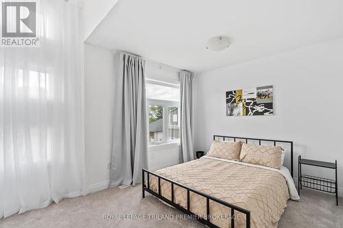 6 - 727 Apricot Drive, London, ON - Indoor Photo Showing Bedroom