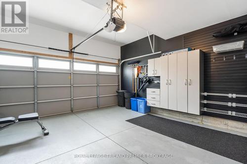 6 - 727 Apricot Drive, London, ON - Indoor Photo Showing Garage