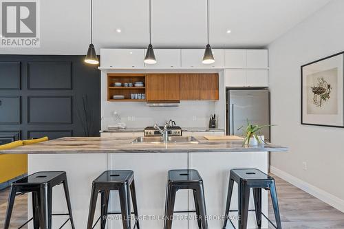 6 - 727 Apricot Drive, London, ON - Indoor Photo Showing Kitchen With Upgraded Kitchen