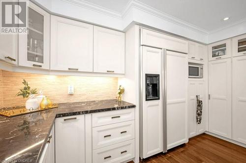 1185 Lansdown Drive, Oakville, ON - Indoor Photo Showing Kitchen