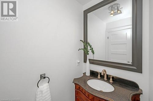 1185 Lansdown Drive, Oakville, ON - Indoor Photo Showing Bathroom