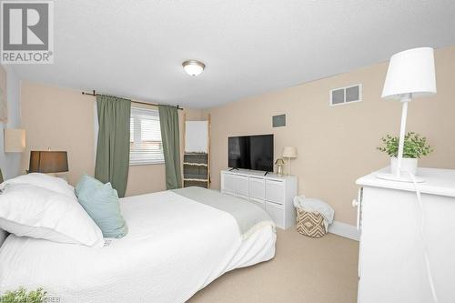 1185 Lansdown Drive, Oakville, ON - Indoor Photo Showing Bedroom