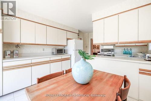 45 Blue Ridge Road, Toronto (Bayview Village), ON - Indoor Photo Showing Kitchen