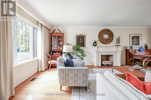 45 Blue Ridge Road, Toronto (Bayview Village), ON - Indoor Photo Showing Living Room With Fireplace