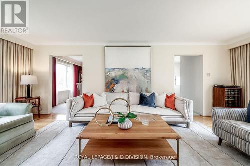 45 Blue Ridge Road, Toronto (Bayview Village), ON - Indoor Photo Showing Living Room