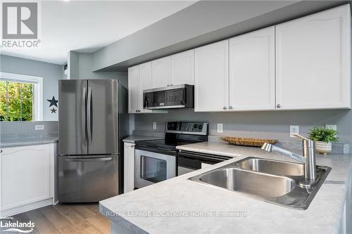 51 - 91 Green Briar Drive, Collingwood, ON - Indoor Photo Showing Kitchen With Double Sink