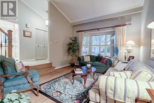 4519 Concord Place, Burlington (Shoreacres), ON - Indoor Photo Showing Living Room