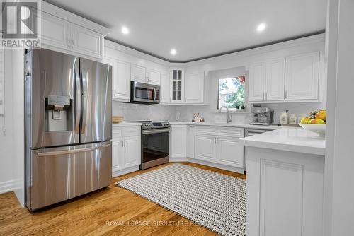 70 Wyndfield Crescent, Whitby (Pringle Creek), ON - Indoor Photo Showing Kitchen With Upgraded Kitchen