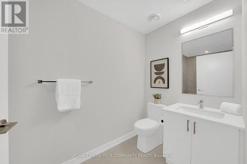 611 - 15 Ellerslie Avenue, Toronto, ON - Indoor Photo Showing Bathroom