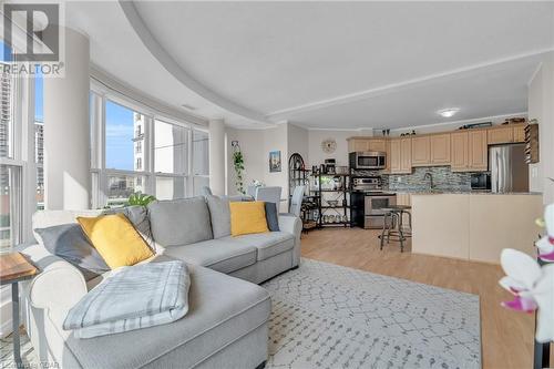 135 James Street S Unit# 614, Hamilton, ON - Indoor Photo Showing Living Room