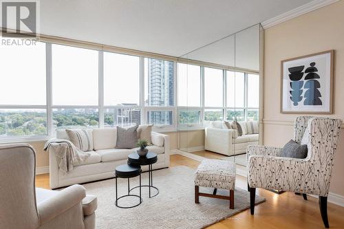 1505 - 65 Spring Garden Avenue, Toronto, ON - Indoor Photo Showing Living Room