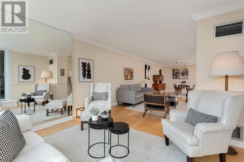 1505 - 65 Spring Garden Avenue, Toronto, ON - Indoor Photo Showing Living Room