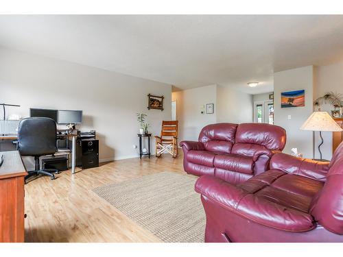 311 3Rd Avenue S, Creston, BC - Indoor