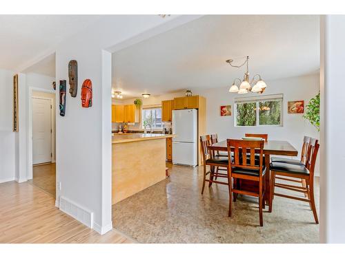 311 3Rd Avenue S, Creston, BC - Indoor Photo Showing Dining Room