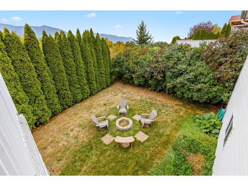 311 3Rd Avenue S, Creston, BC - Outdoor