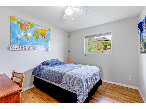 311 3Rd Avenue S, Creston, BC - Indoor Photo Showing Bedroom