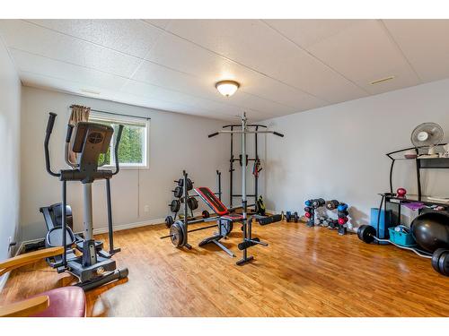 311 3Rd Avenue S, Creston, BC - Indoor Photo Showing Gym Room