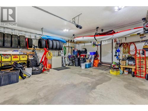 311 3Rd  S Avenue, Creston, BC - Indoor Photo Showing Garage