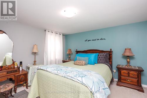 37 Sussex Street, Kawartha Lakes (Lindsay), ON - Indoor Photo Showing Bedroom