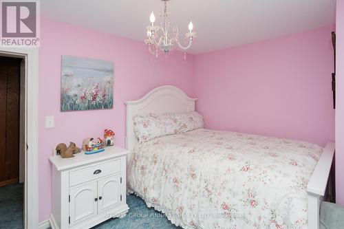 37 Sussex Street, Kawartha Lakes (Lindsay), ON - Indoor Photo Showing Bedroom