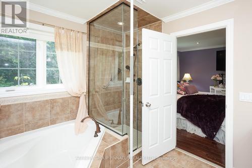 2 Fallingbrook Crescent, Kawartha Lakes (Lindsay), ON - Indoor Photo Showing Bathroom