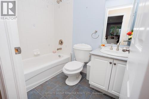 2 Fallingbrook Crescent, Kawartha Lakes (Lindsay), ON - Indoor Photo Showing Bathroom