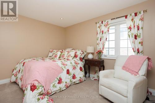 2 Fallingbrook Crescent, Kawartha Lakes (Lindsay), ON - Indoor Photo Showing Bedroom