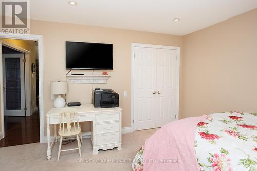 2 Fallingbrook Crescent, Kawartha Lakes (Lindsay), ON - Indoor Photo Showing Bedroom