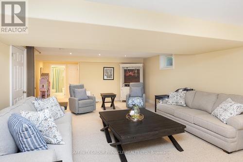 2 Fallingbrook Crescent, Kawartha Lakes (Lindsay), ON - Indoor Photo Showing Living Room