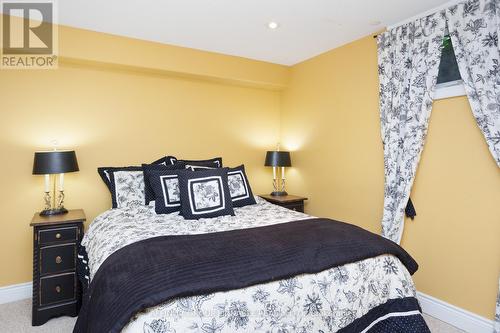 2 Fallingbrook Crescent, Kawartha Lakes (Lindsay), ON - Indoor Photo Showing Bedroom