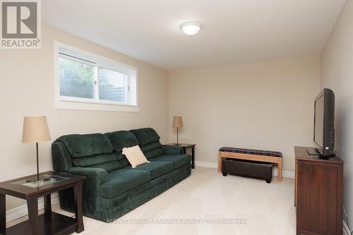 71 Fifth Street, Brock (Beaverton), ON - Indoor Photo Showing Living Room